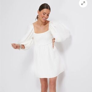 POMANDER PLACE
White Annie Smocked Dress